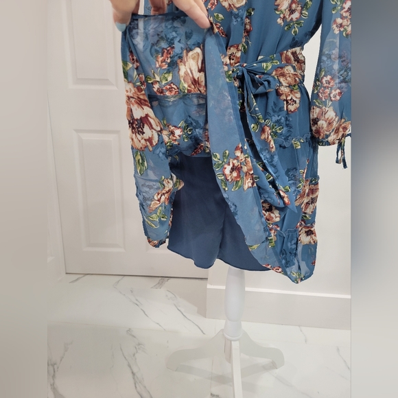 Dress Speechless Three Quarter Sleeve Skater Blue Floral Medium Juniors NEW - Picture 16 of 16